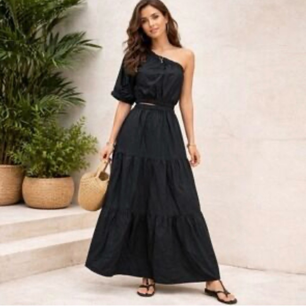 One-Shoulder Cut-Out Black Dress XXL